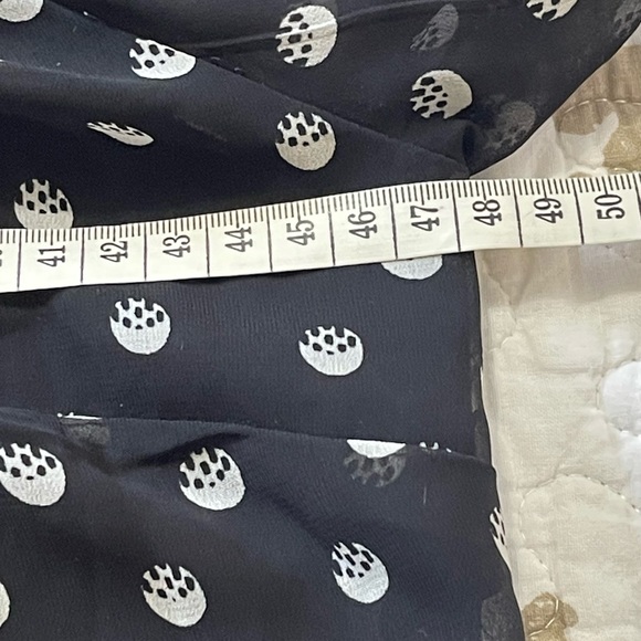 Vero Moda polka dot blouse soft ruffles around the hemline , in great condition - Picture 9 of 9